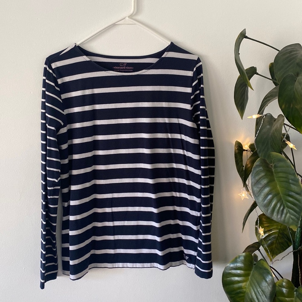 Vineyard Vines top